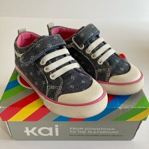 See Kai Run Kristin sneaker in chambray